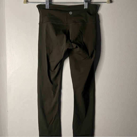 Lululemon Army Green Capri Leggings Size 2 Align - Picture 1 of 5